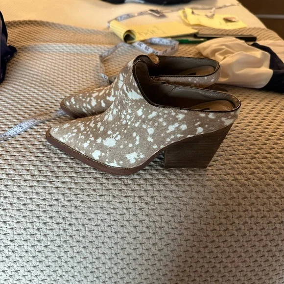 Vintage Havana Tan and Cream Patterned Mules - Picture 7 of 7